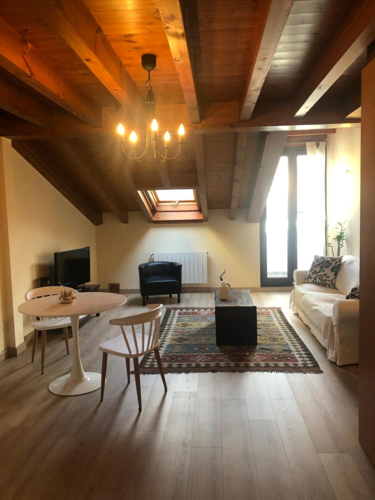 Апартаменти La Plaza De Llanes, Plaza Parres Sobrino, 6 Екстер'єр фото